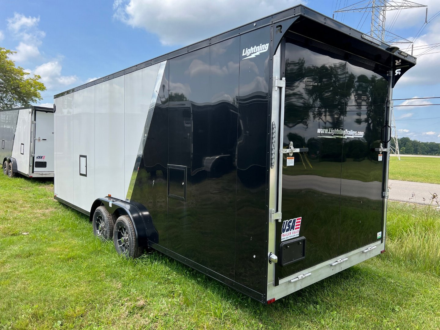 New 2024 LIGHTNING TRAILERS 7.5 x 27 4 Place All Aluminum Trailer with 7ft interior - Premium Package