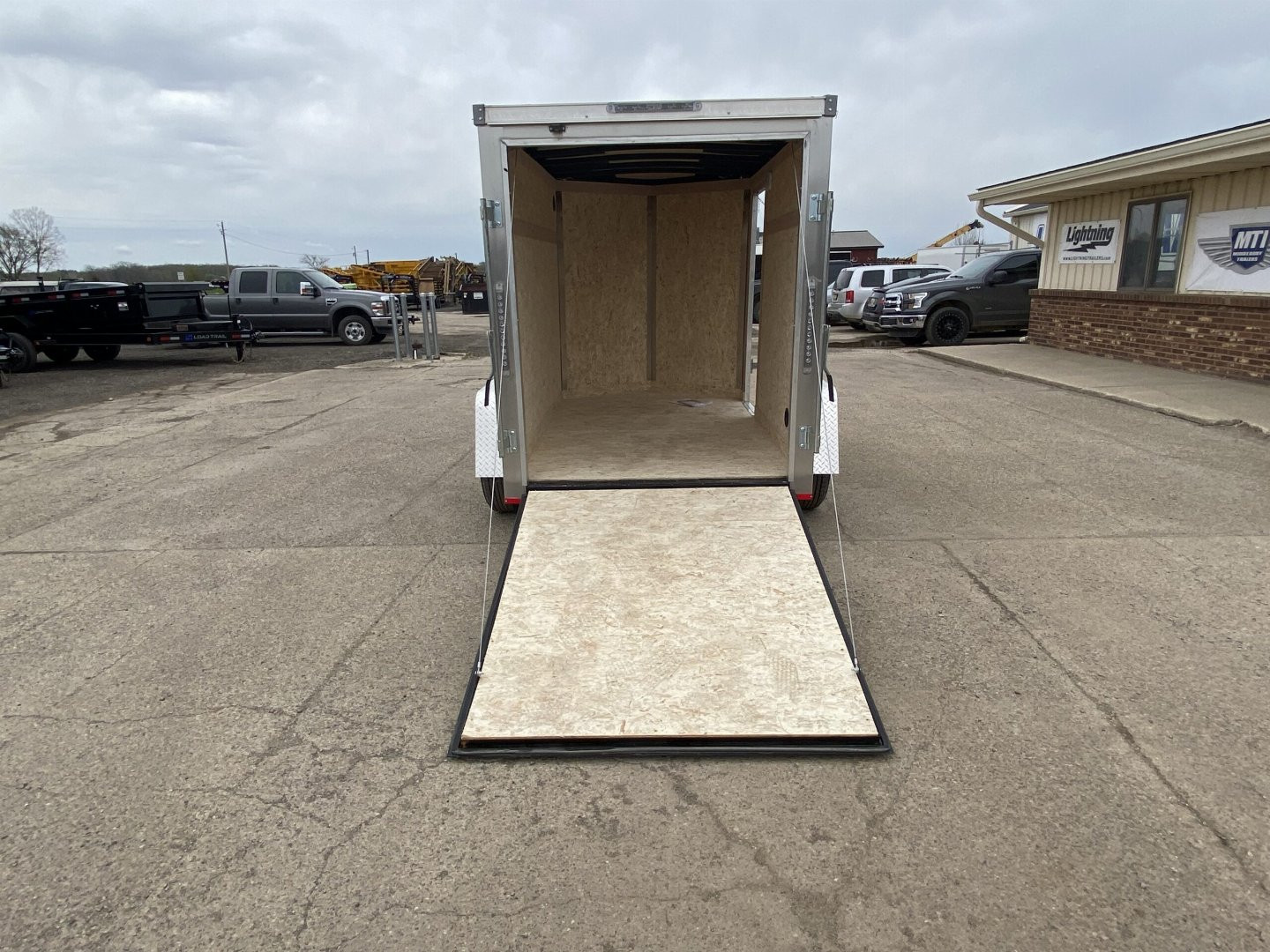 New 2024 MTI TRAILERS MDLX 5x8 V-Nose Ramp Door +6" Cargo / Enclosed Trailer