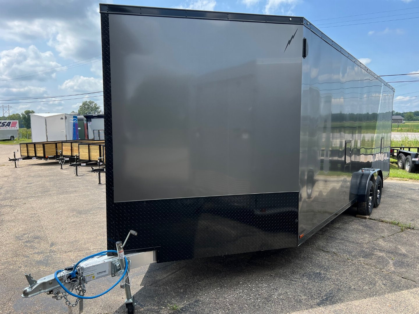 New 2024 LIGHTNING TRAILERS 7.5 x 27 4 Place All Aluminum Trailer with 7ft interior - Premium Package