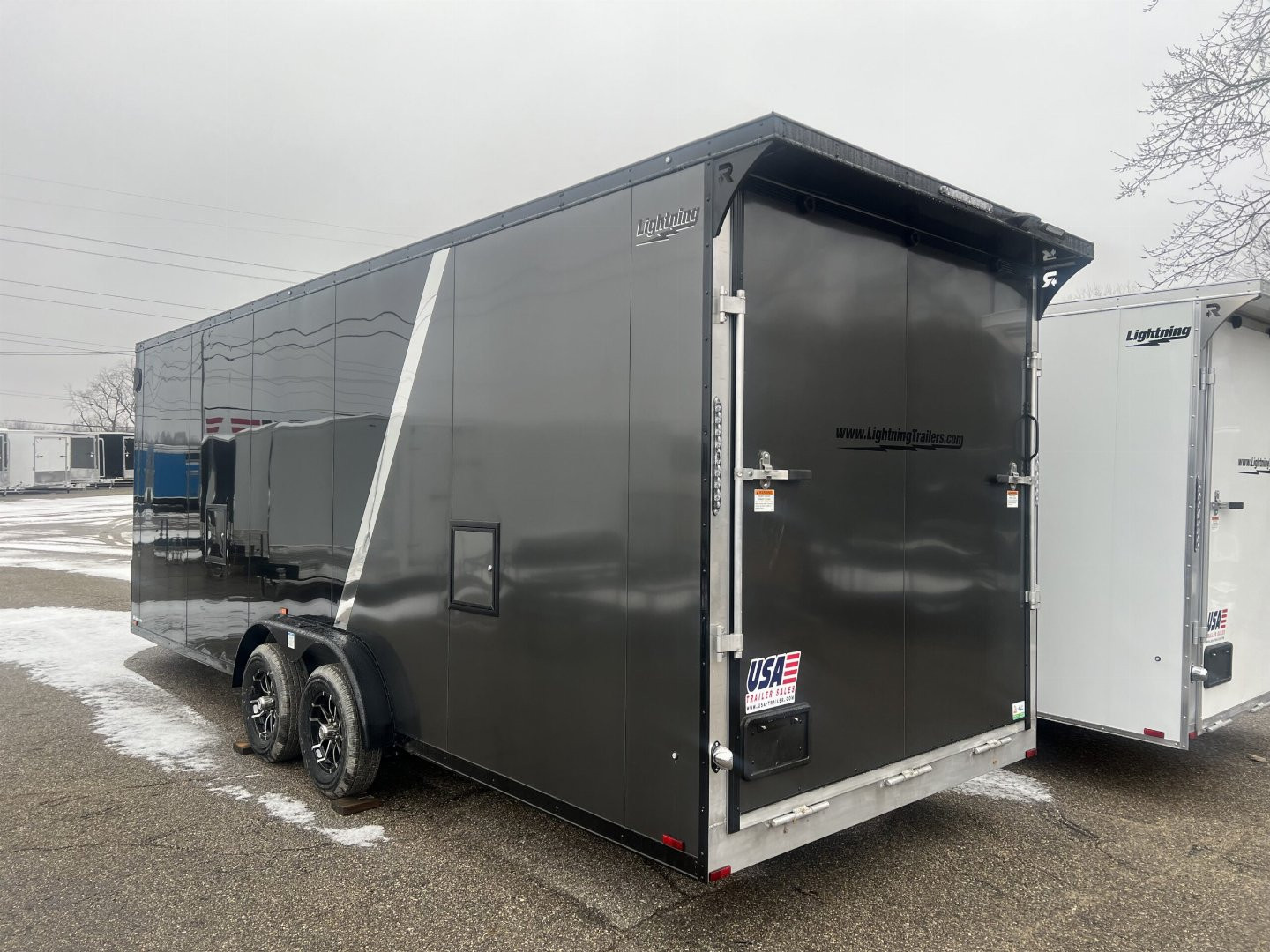 New 2024 LIGHTNING TRAILERS 7.5 x 27 4 Place Snowmobile Trailer with 7ft Interior height - Premium package