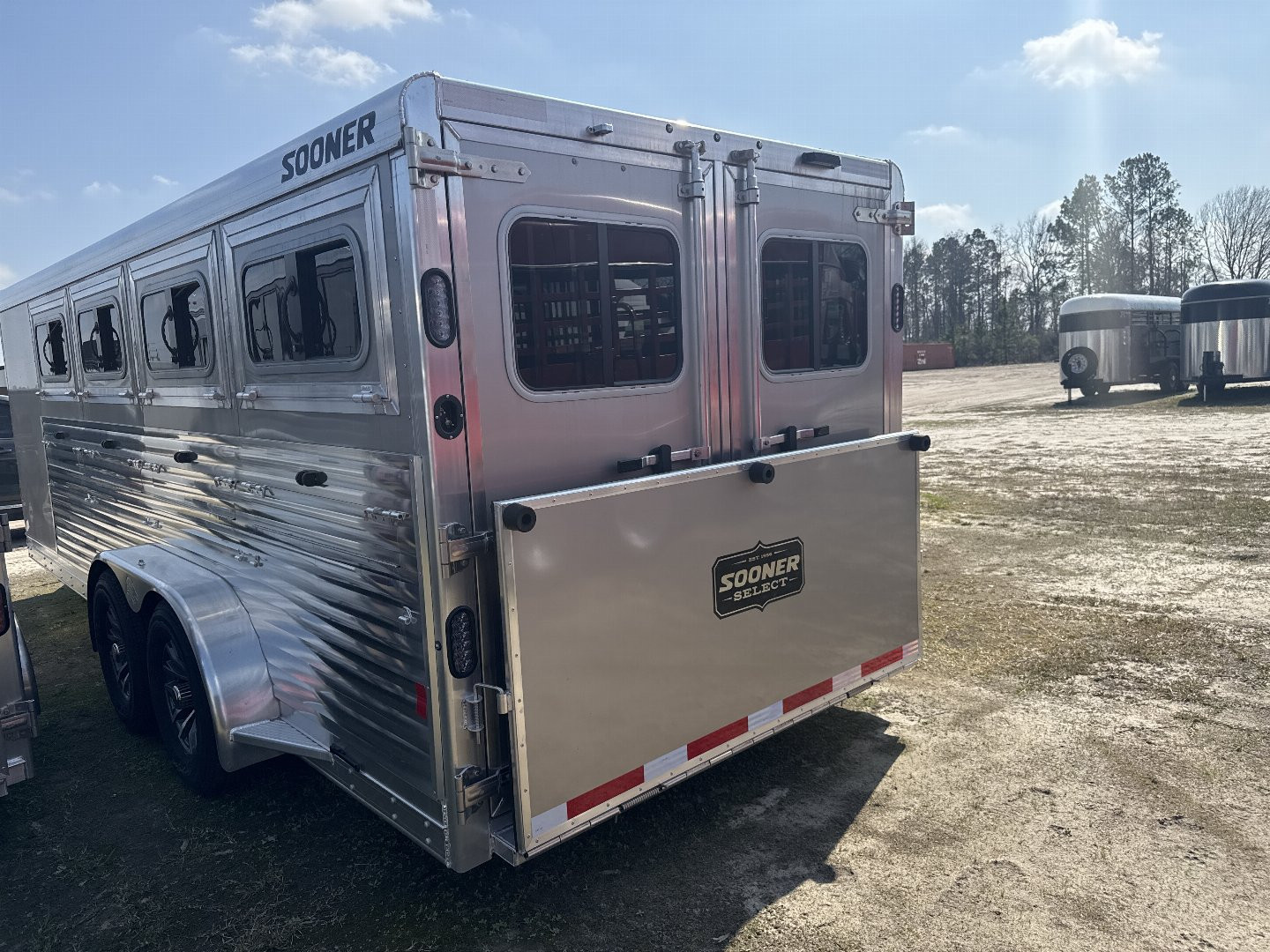 New SOONER SELECT PEN TRAILER