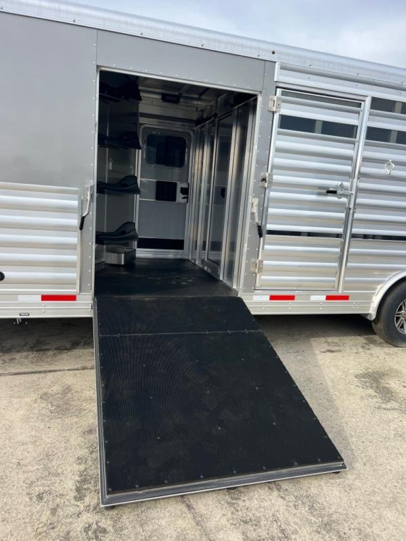 New EXISS 8032 Living Quarters