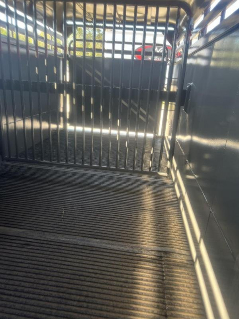 Horse Livestock Trailer photo 6
