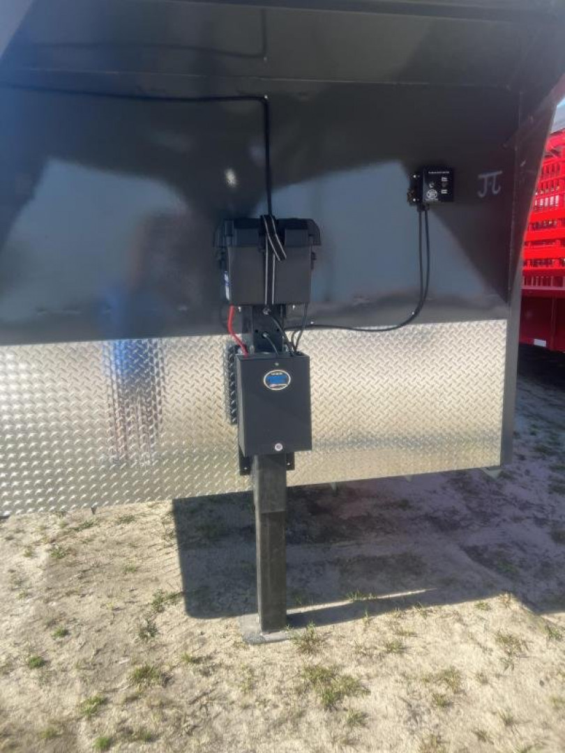 Horse Livestock Trailer photo 3