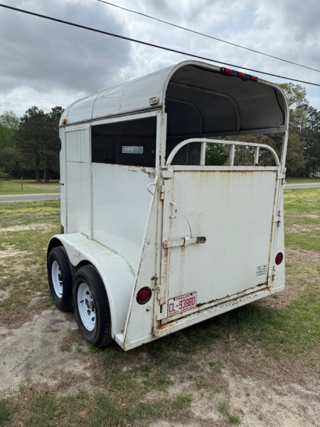 Used 1998 Supreme 2H BP Horse Trailer