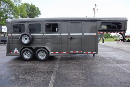 New 2026 Valley Trailers 3920 6'8"x18'x7' 3-Horse Thoroughbred Slant Gooseneck Horse Trailer