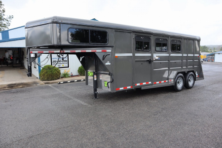 New 2026 Valley Trailers 3920 6'8"x18'x7' 3-Horse Thoroughbred Slant Gooseneck Horse Trailer
