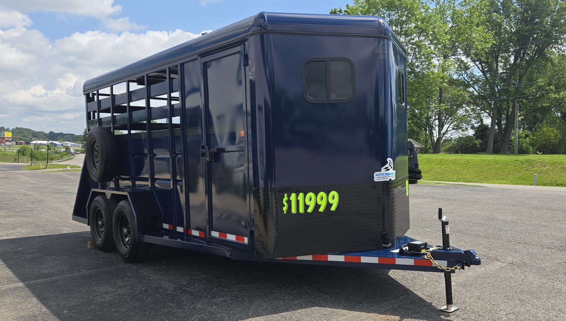 New 2026 Valley Trailers 18' 3-Horse Slant w/ Tack