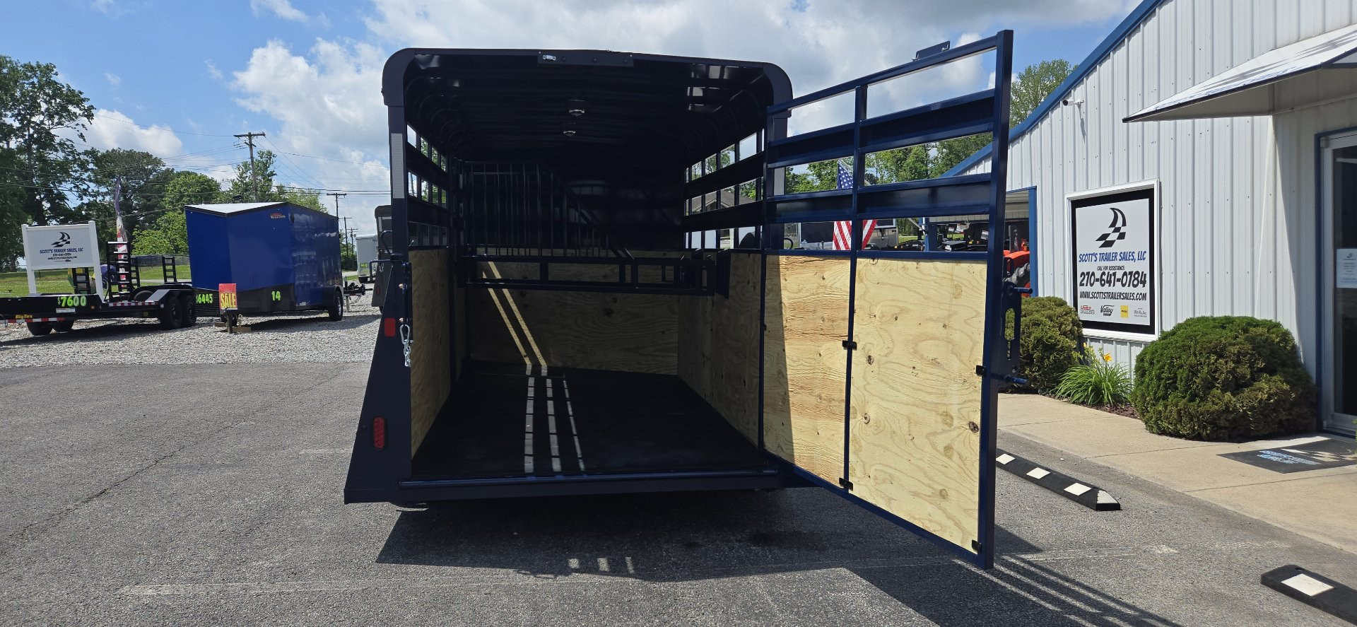 New 2026 Valley Trailers 18' 3-Horse Slant w/ Tack