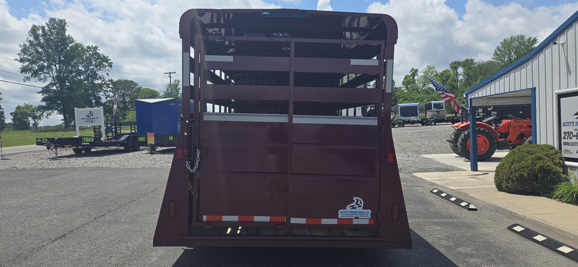 New 2026 Valley Trailers18' 3-Horse Slant w/ Tack