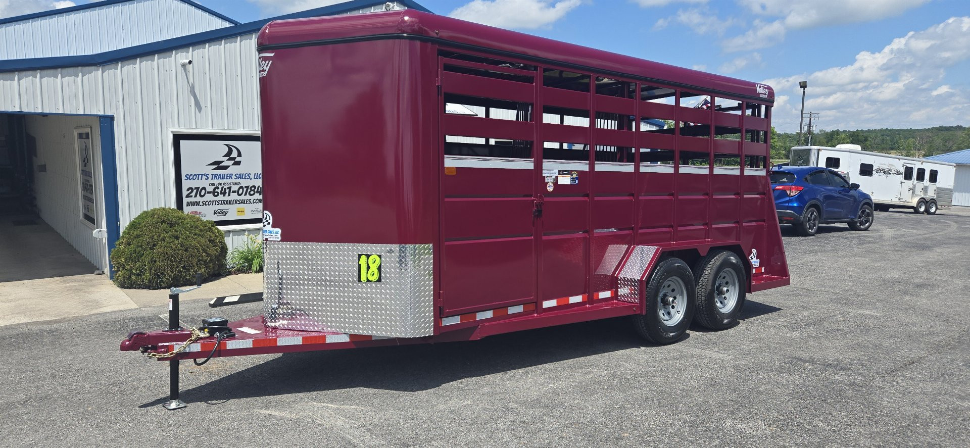 New 2026 Valley Trailers18' 3-Horse Slant w/ Tack