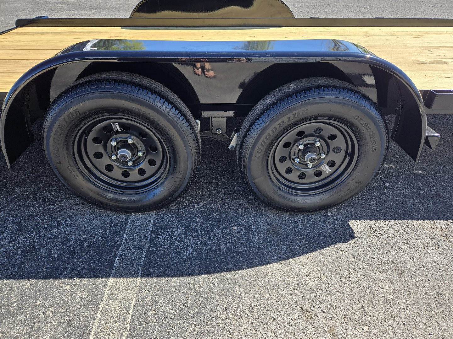 New 2025 BIG TEX TRAILERS 60EC-16BK Car Hauler