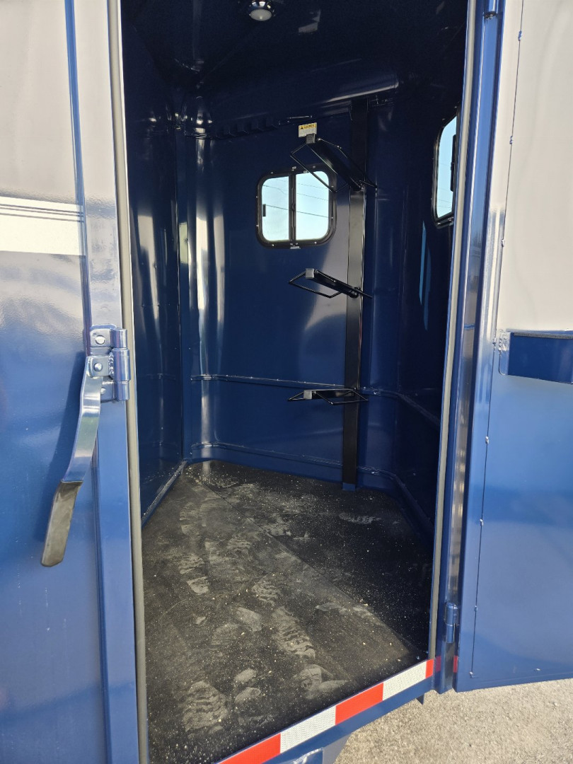 New 2025 VALLEY TRAILERS 3 Horse Slant Tack 18' x 6'8" x 7' (3820) Thoroughbred Stock / Stock Combo Trailer