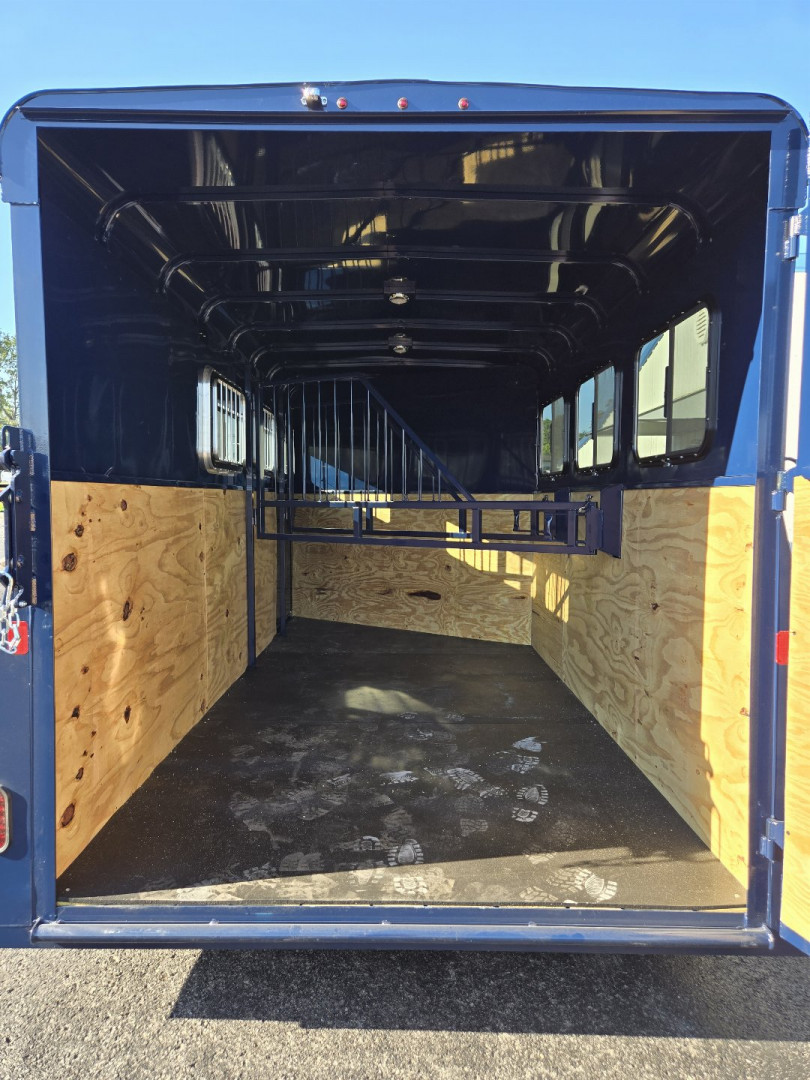 New 2025 VALLEY TRAILERS 3 Horse Slant Tack 18' x 6'8" x 7' (3820) Thoroughbred Stock / Stock Combo Trailer