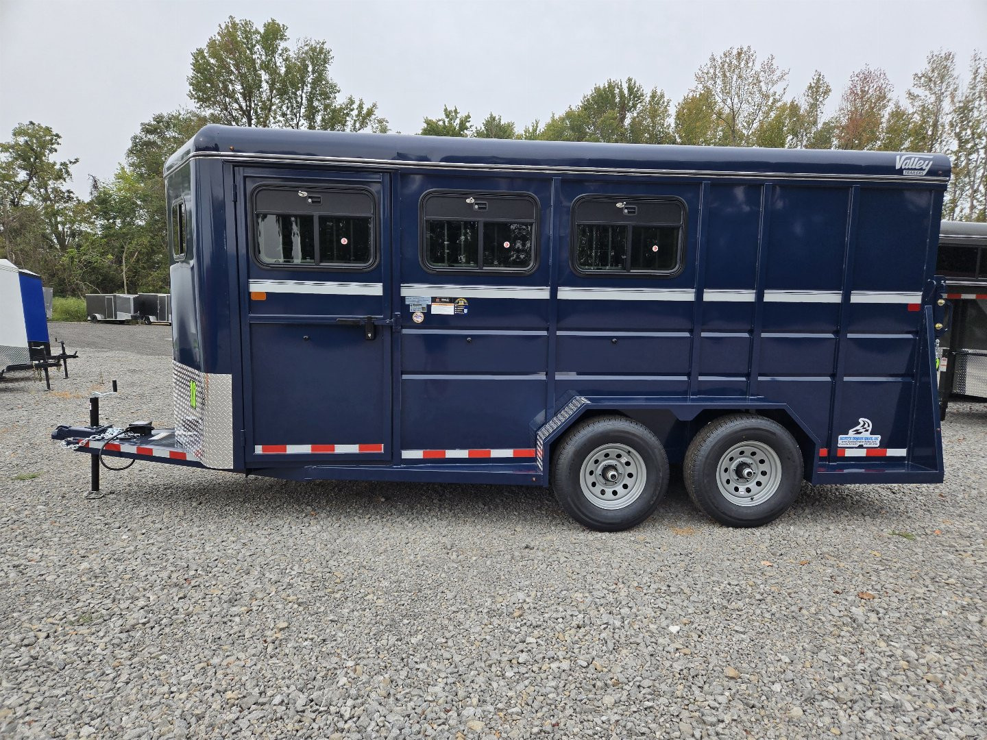 New 2025 VALLEY TRAILERS 3 Horse Slant Tack 18' x 6'8" x 7' (3820) Thoroughbred Stock / Stock Combo Trailer