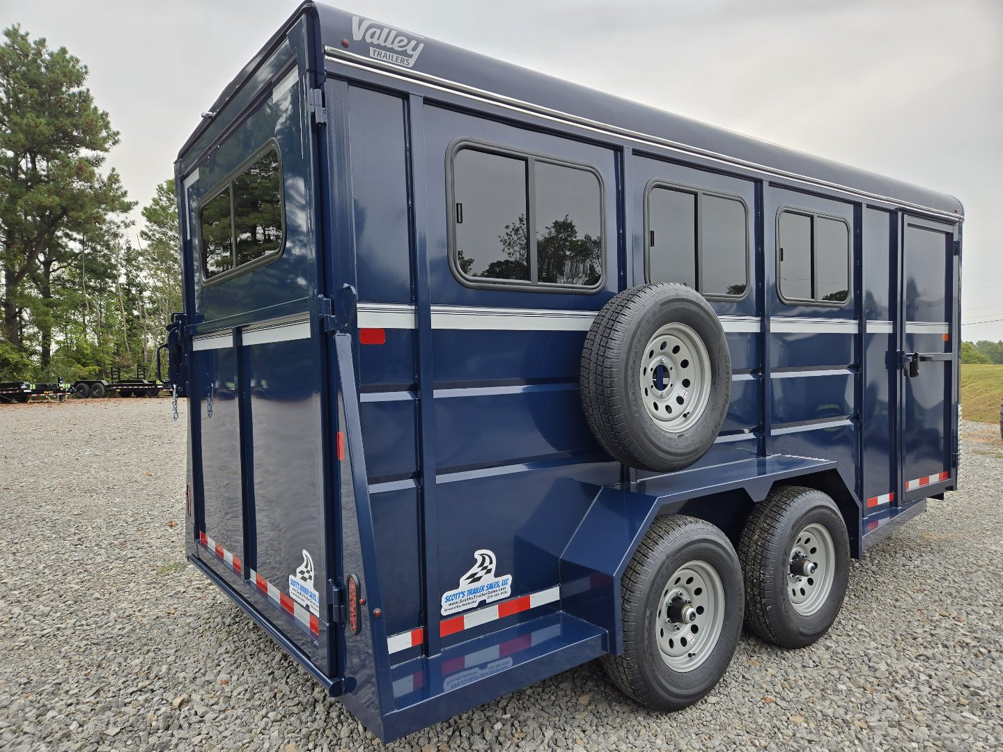 New 2025 VALLEY TRAILERS 3 Horse Slant Tack 18' x 6'8" x 7' (3820) Thoroughbred Stock / Stock Combo Trailer