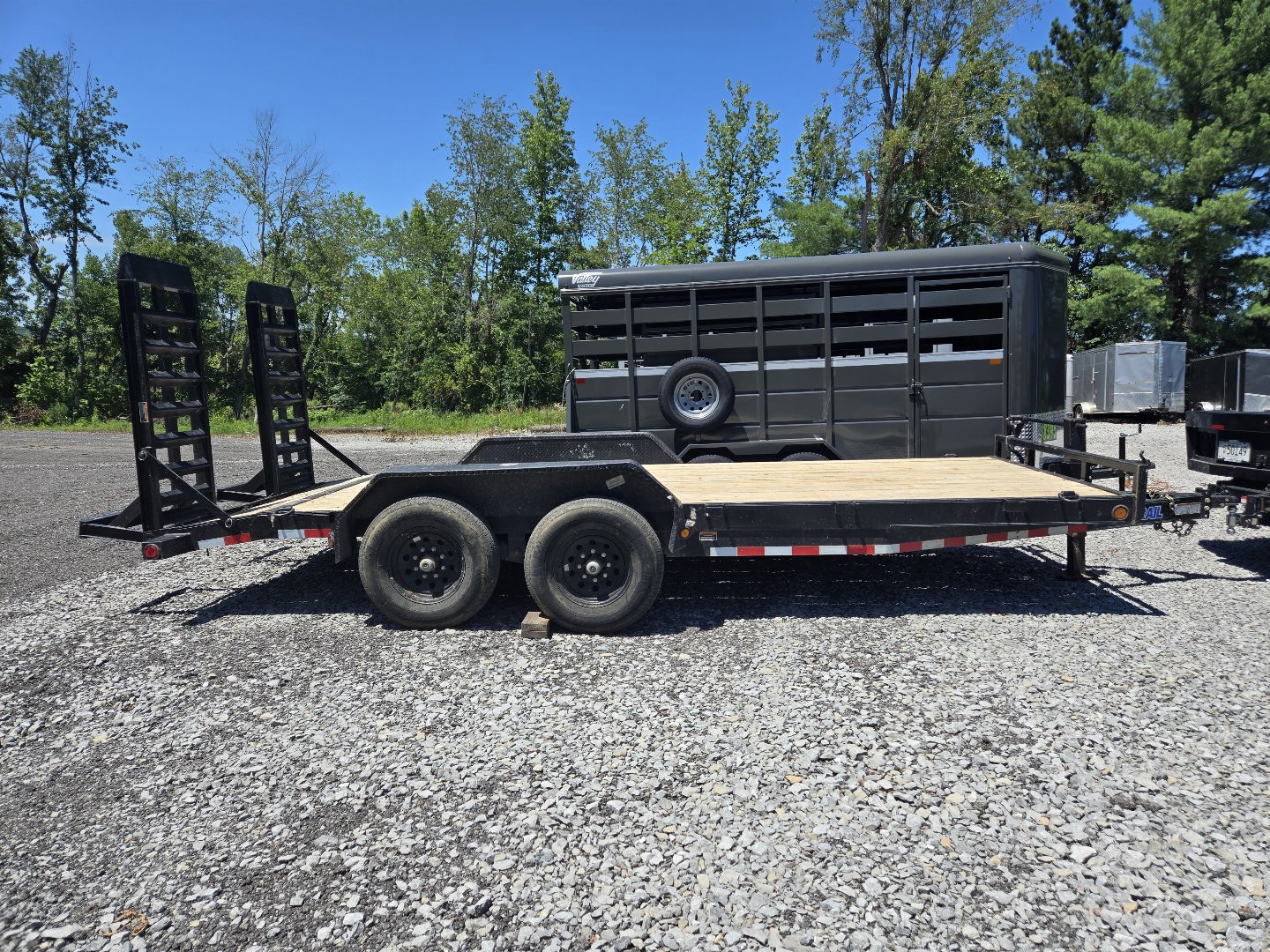 Used USED 2022 Load Trail 7X18 Car Hauler Car Hauler