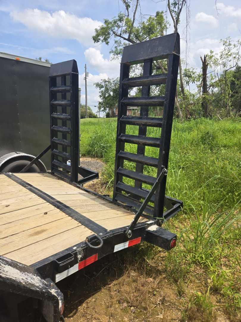 Used USED 2022 Load Trail 7X18 Car Hauler Car Hauler