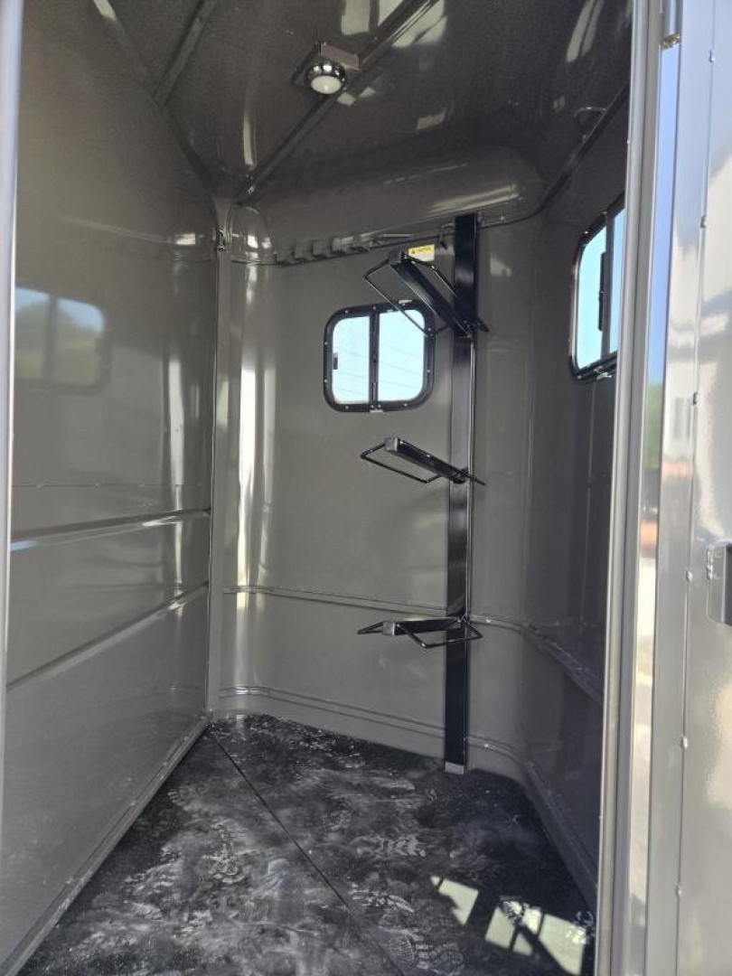 New 2025 Valley Trailers 6'8"x18'x7' Thoroughbred 3 Horse Slant w/ Tack (3820)