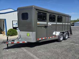 New 2025 Valley Trailers 6'8"x18'x7' Thoroughbred 3 Horse Slant w/ Tack (3820)