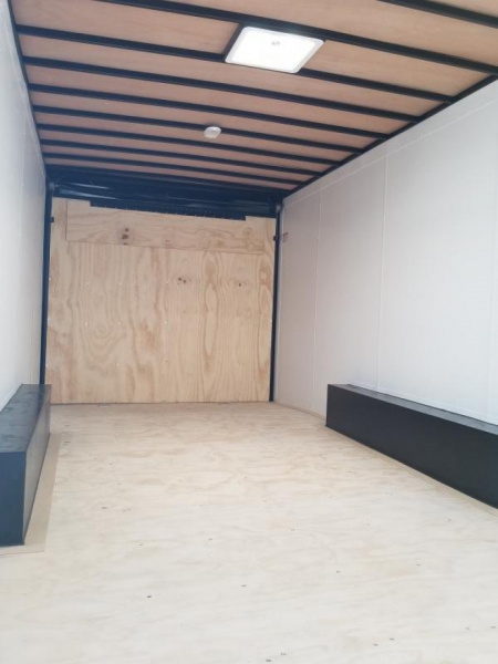 New 2024 United Trailers 24' Classic Cargo / Enclosed Trailer