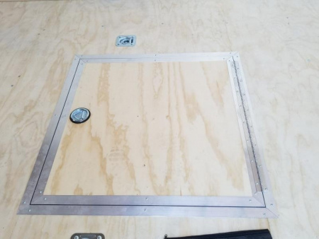 New 2024 United Trailers 24' Classic Cargo / Enclosed Trailer