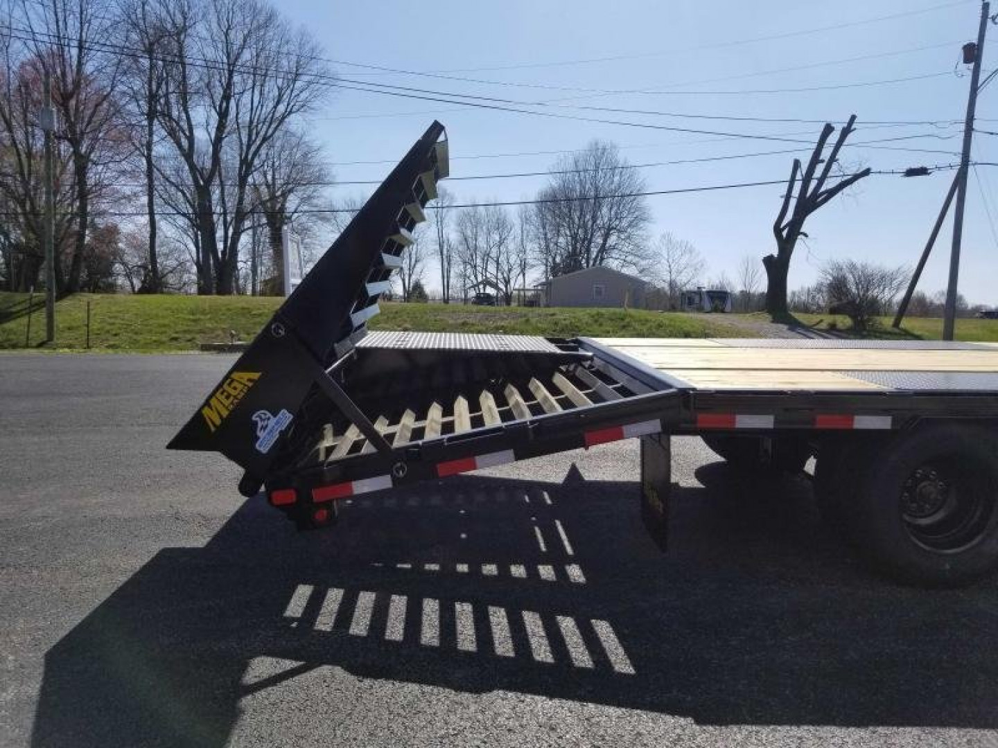 New 2023 Big Tex Trailers 20' Flatbed Gooseneck Trailer w/ 5' Mega Ramps