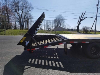 New 2023 Big Tex Trailers 20' Flatbed Gooseneck Trailer w/ 5' Mega Ramps