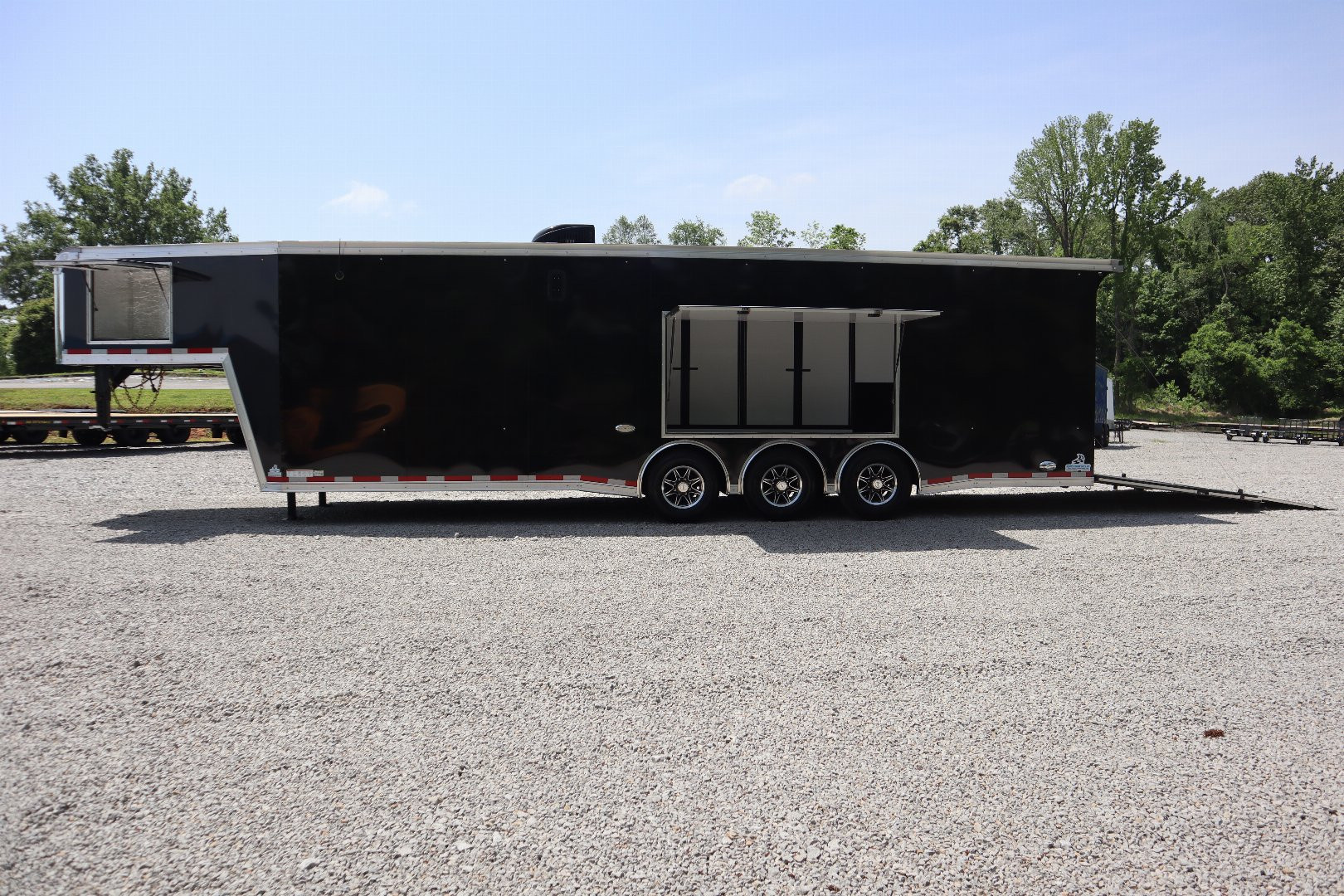 New 2023 United Trailers 36' Gooseneck Enclosed Car / Racing Trailer