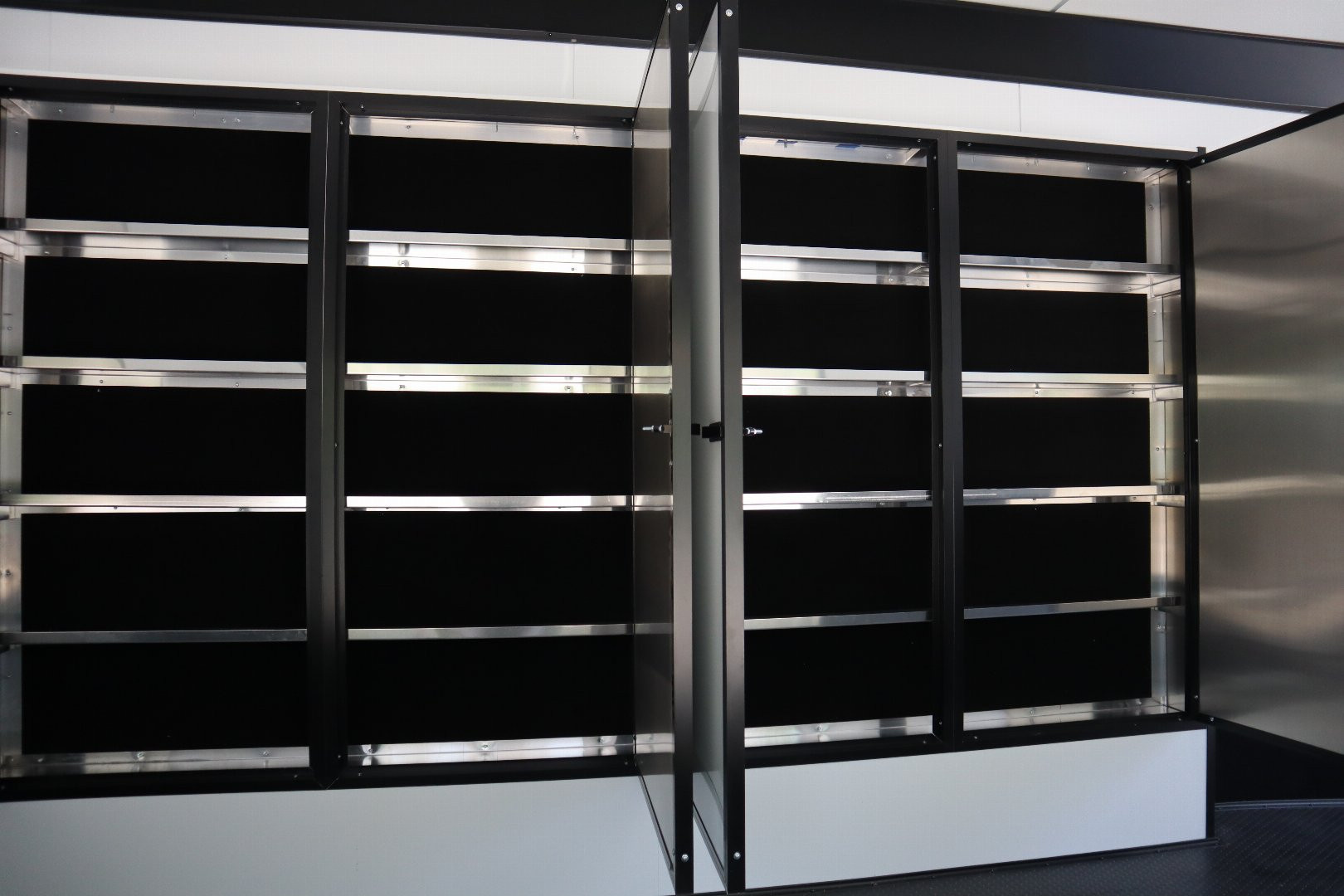 New 2023 United Trailers 36' Gooseneck Enclosed Car / Racing Trailer