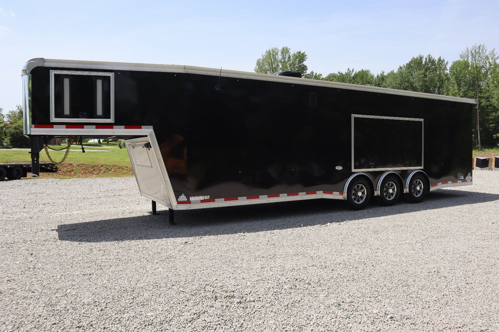 New 2023 United Trailers 36' Gooseneck Enclosed Car / Racing Trailer