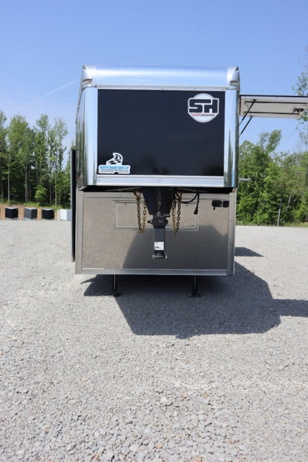 New 2023 United Trailers 36' Gooseneck Enclosed Car / Racing Trailer