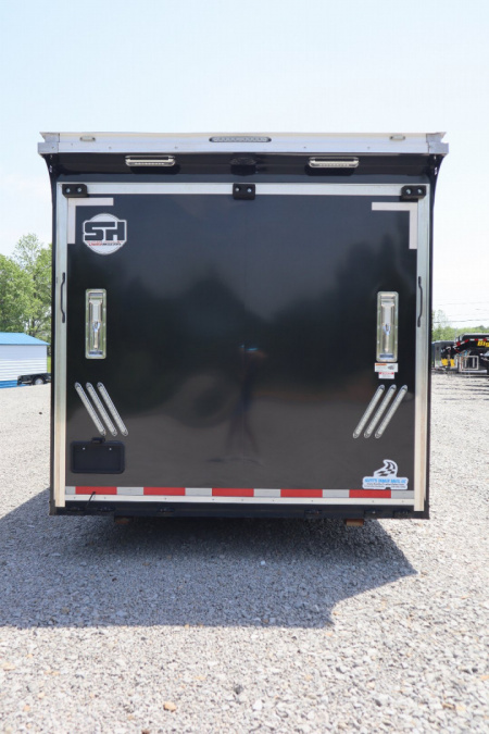 New 2023 United Trailers 36' Gooseneck Enclosed Car / Racing Trailer