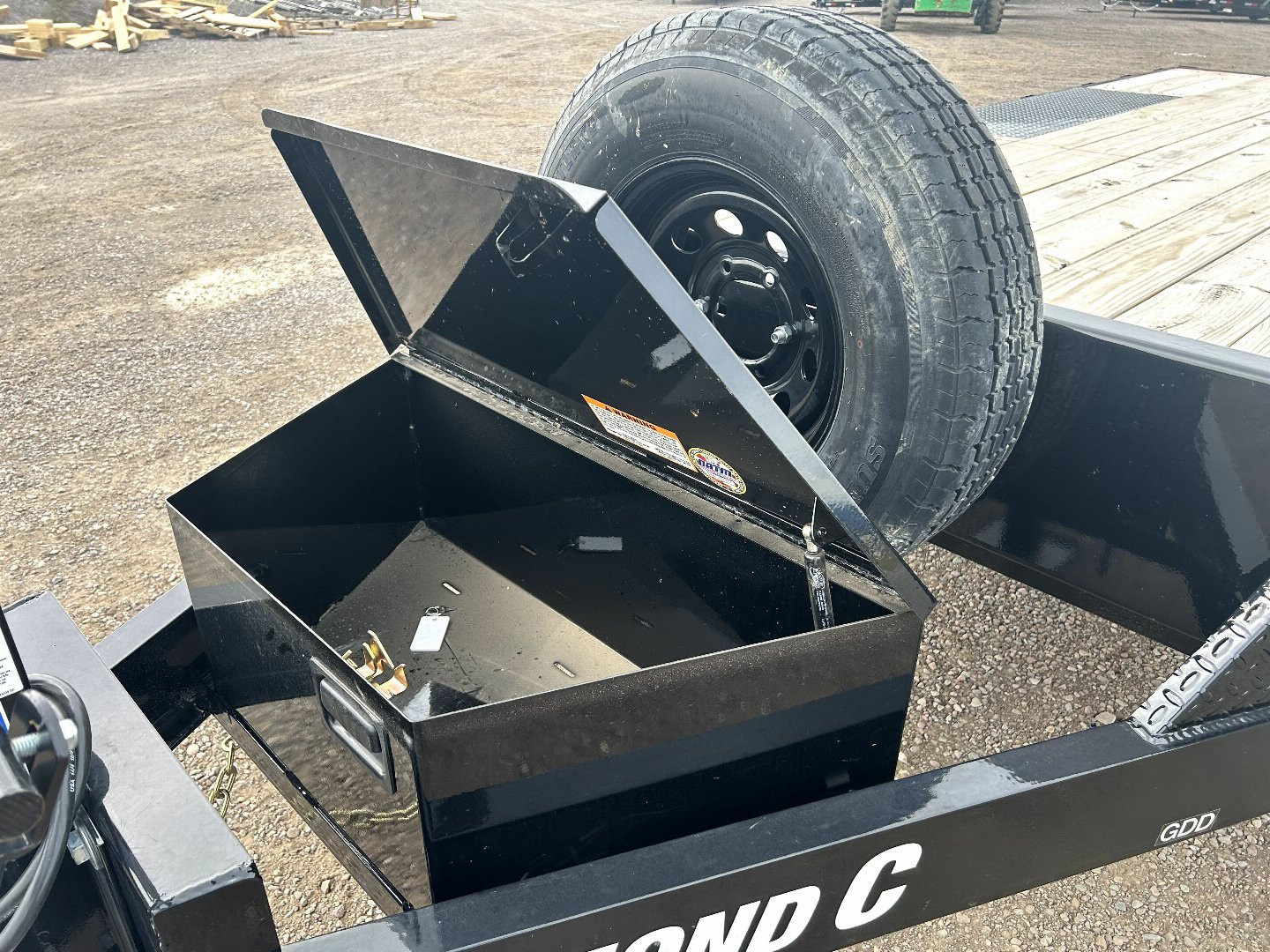 New 2024 Diamond C Trailers Deckover Trailer