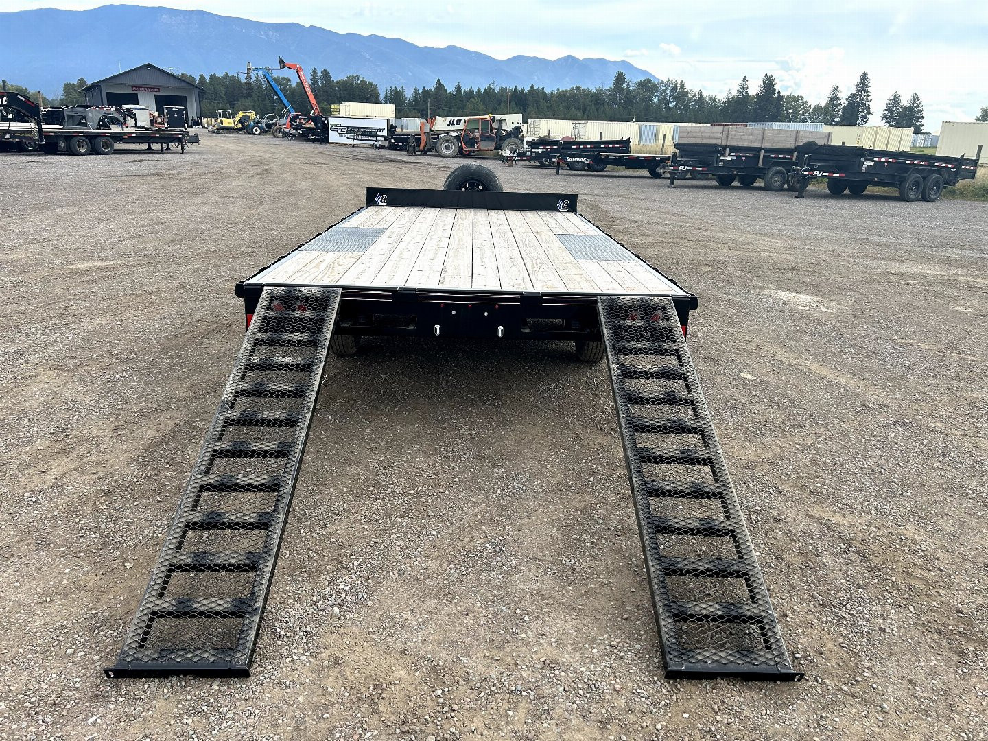 New 2024 Diamond C Trailers Deckover Trailer