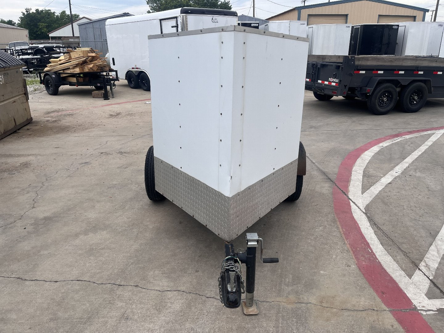 Used 2006 LoneStar Trailer Mfg 4x6 V nose Cargo / Enclosed Trailer