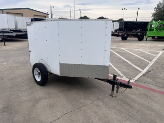 Used 2006 LoneStar Trailer Mfg 4x6 V nose Cargo / Enclosed Trailer