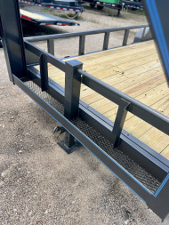 New 2025 Bellwether MFG 20' Pipetop Gooseneck Bodies