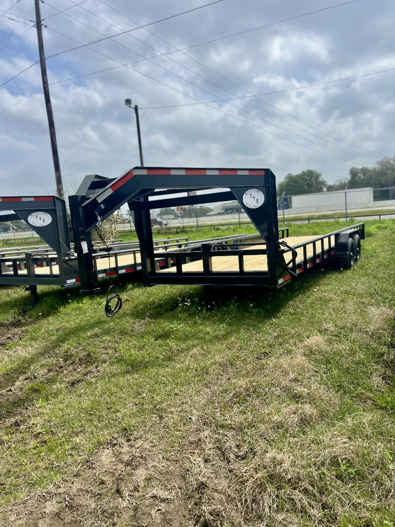 New 2025 Bellwether MFG 24' Pipetop Gooseneck Bodies