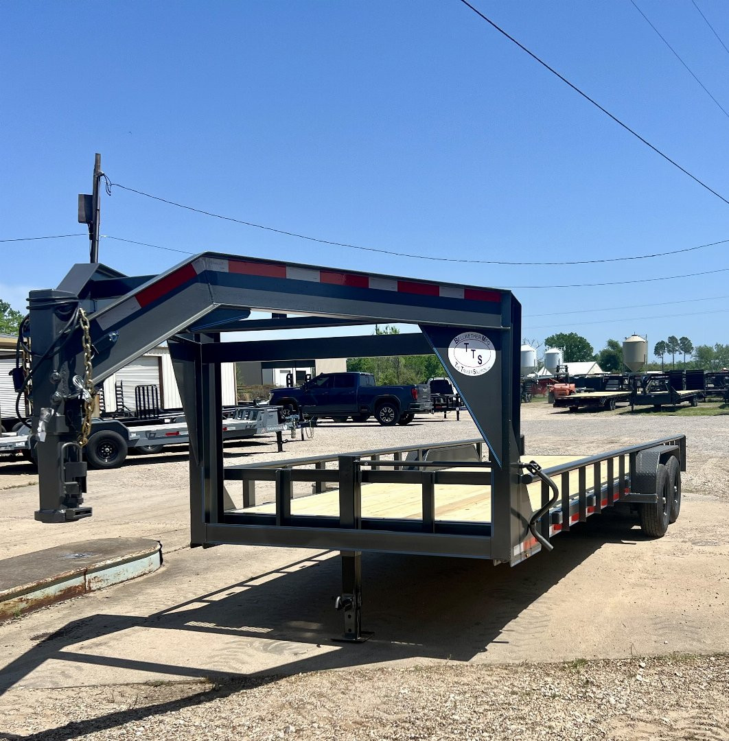 New 2025 Bellwether MFG 24' Pipetop Gooseneck Bodies