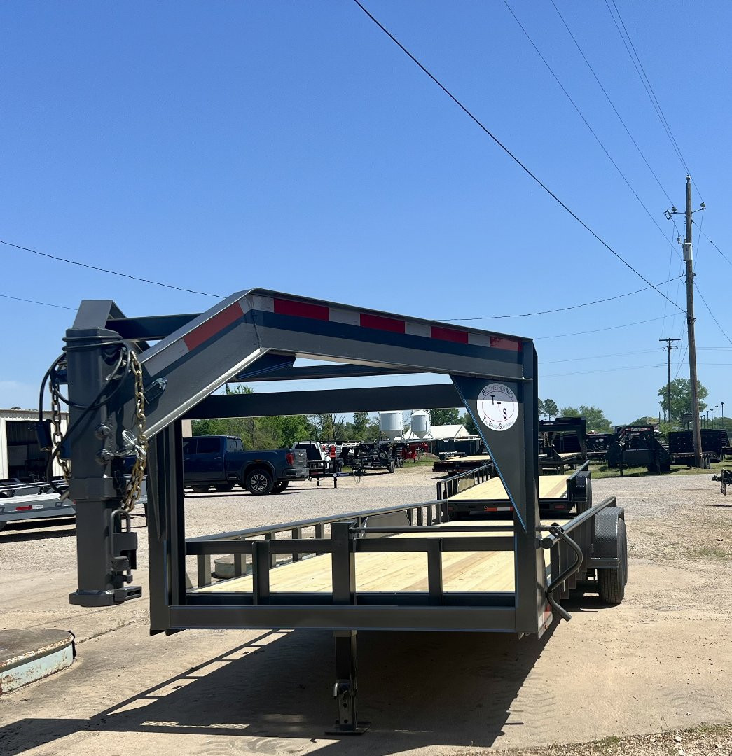 New 2025 Bellwether MFG 24' Pipetop Gooseneck Bodies
