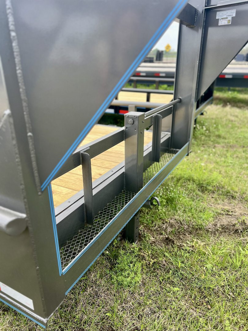 New 2025 Bellwether MFG 22' Pipetop Gooseneck Bodies