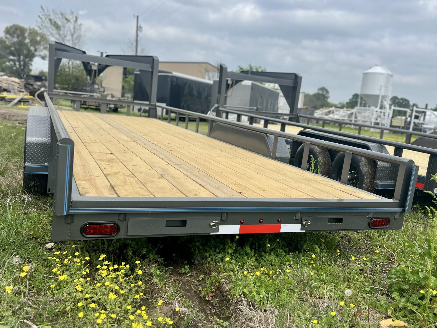 New 2025 Bellwether MFG 22' Pipetop Gooseneck Bodies