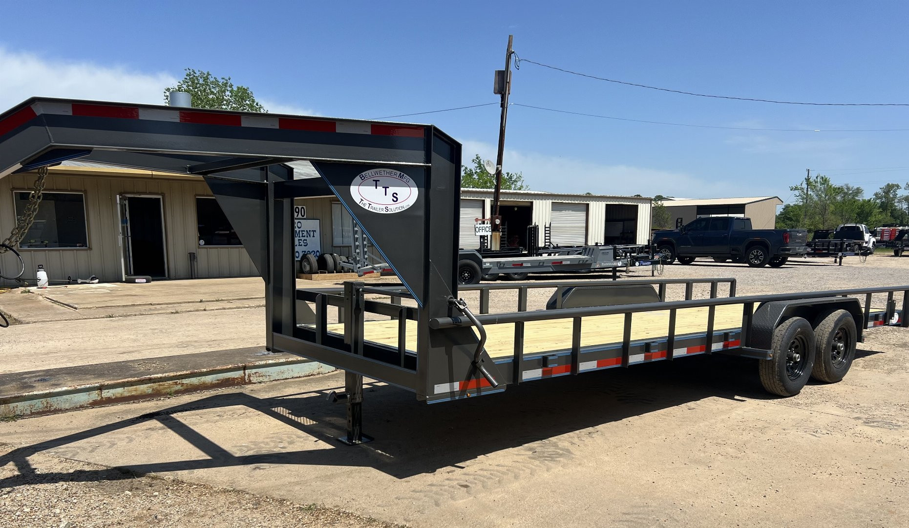 New 2025 Bellwether MFG 22' Pipetop Gooseneck Bodies