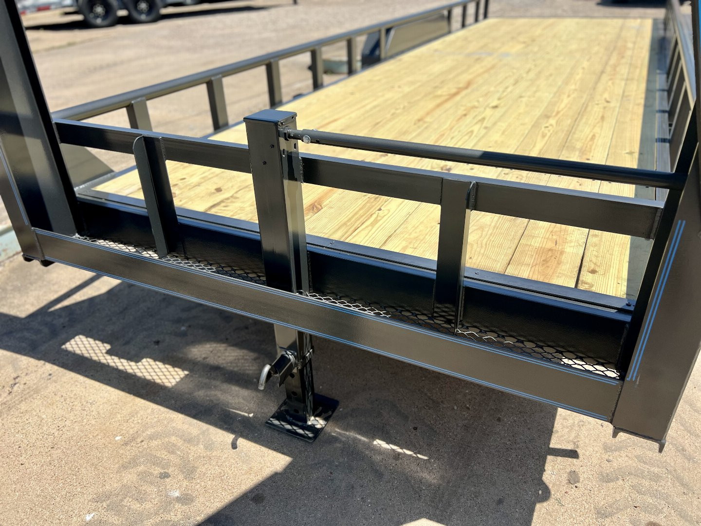New 2025 Bellwether MFG 22' Pipetop Gooseneck Bodies