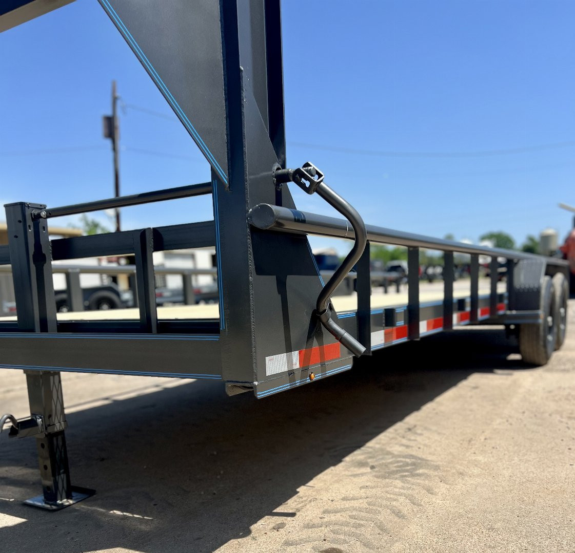 New 2025 Bellwether MFG 22' Pipetop Gooseneck Bodies