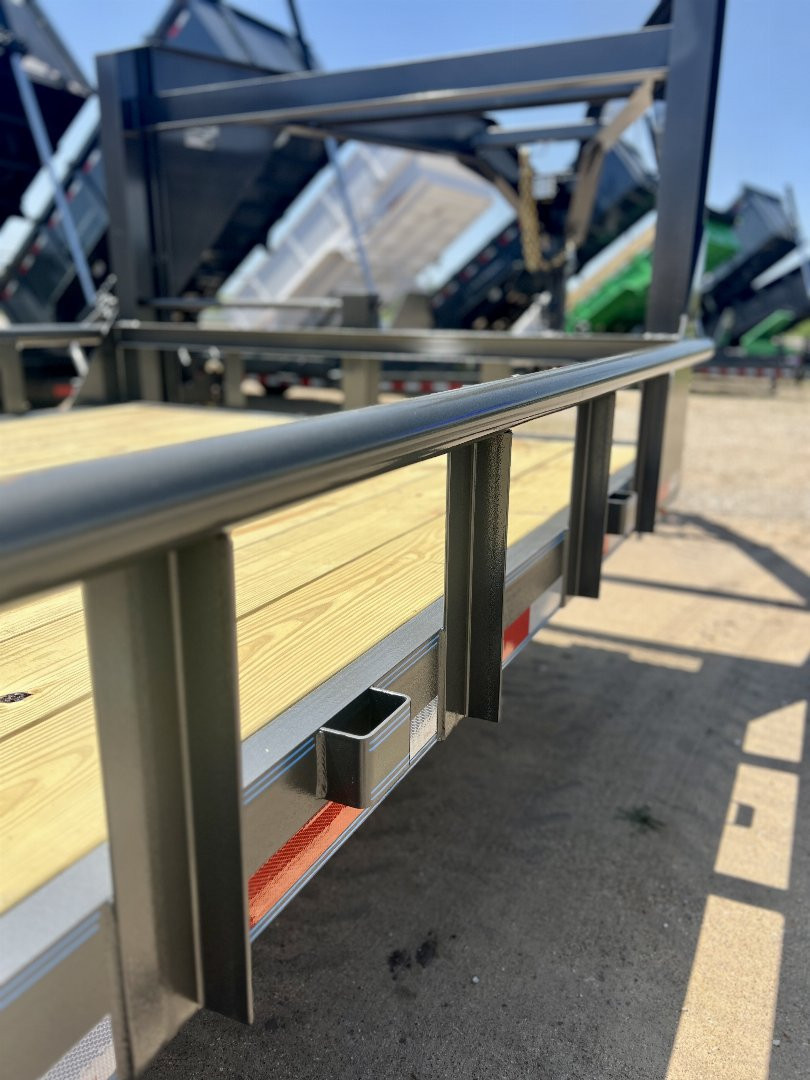 New 2025 Bellwether MFG 22' Pipetop Gooseneck Bodies