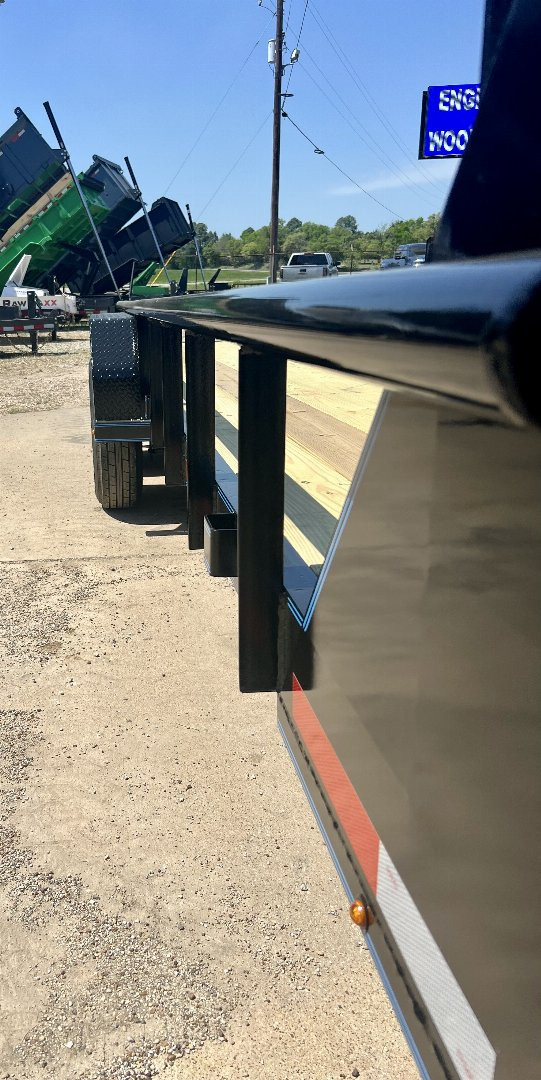 New 2025 Bellwether MFG 20' Pipetop Gooseneck Bodies