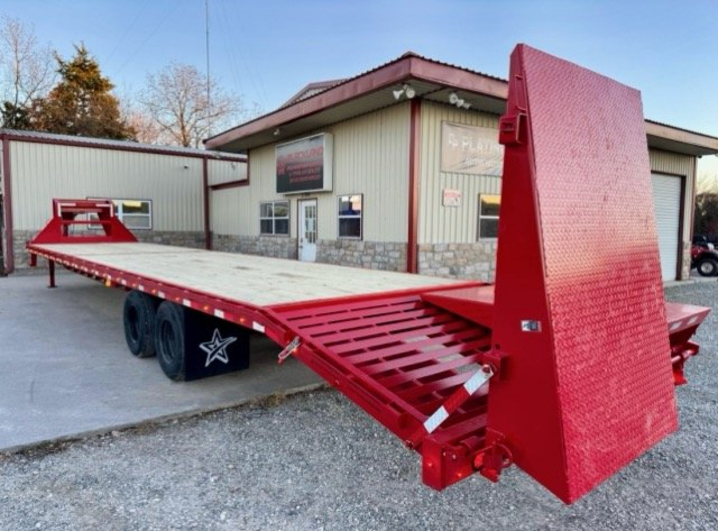 New 2025 DP Platinum Star Deckover Trailer