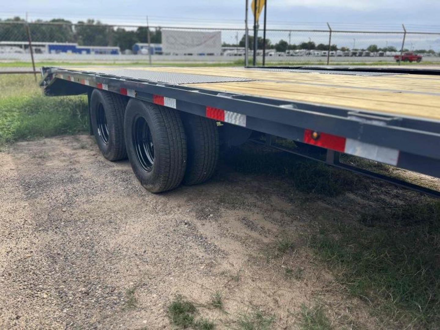 New 2024 Lamar FD 40' Gooseneck Trailer